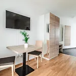 Schweitzer Center 그라츠