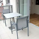 아파트 Schweitzer Center