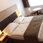 Апартаменти Schweitzer Center *