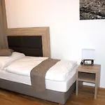 Schweitzer Center 그라츠