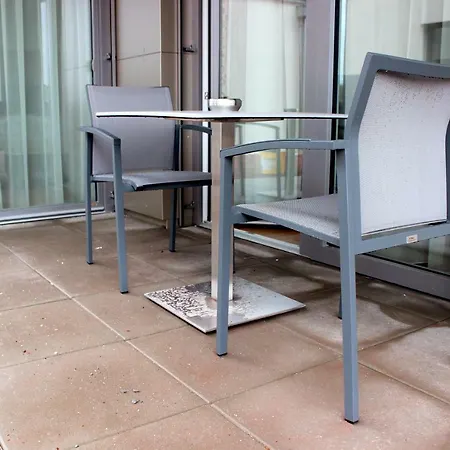 Schweitzer Center アパート